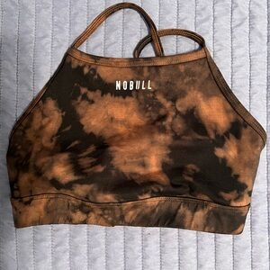 LIKE NEW. NOBULL High Neck Sports Bra. Size M.